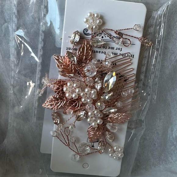 Bridal Headpiece - Picture 1 of 3